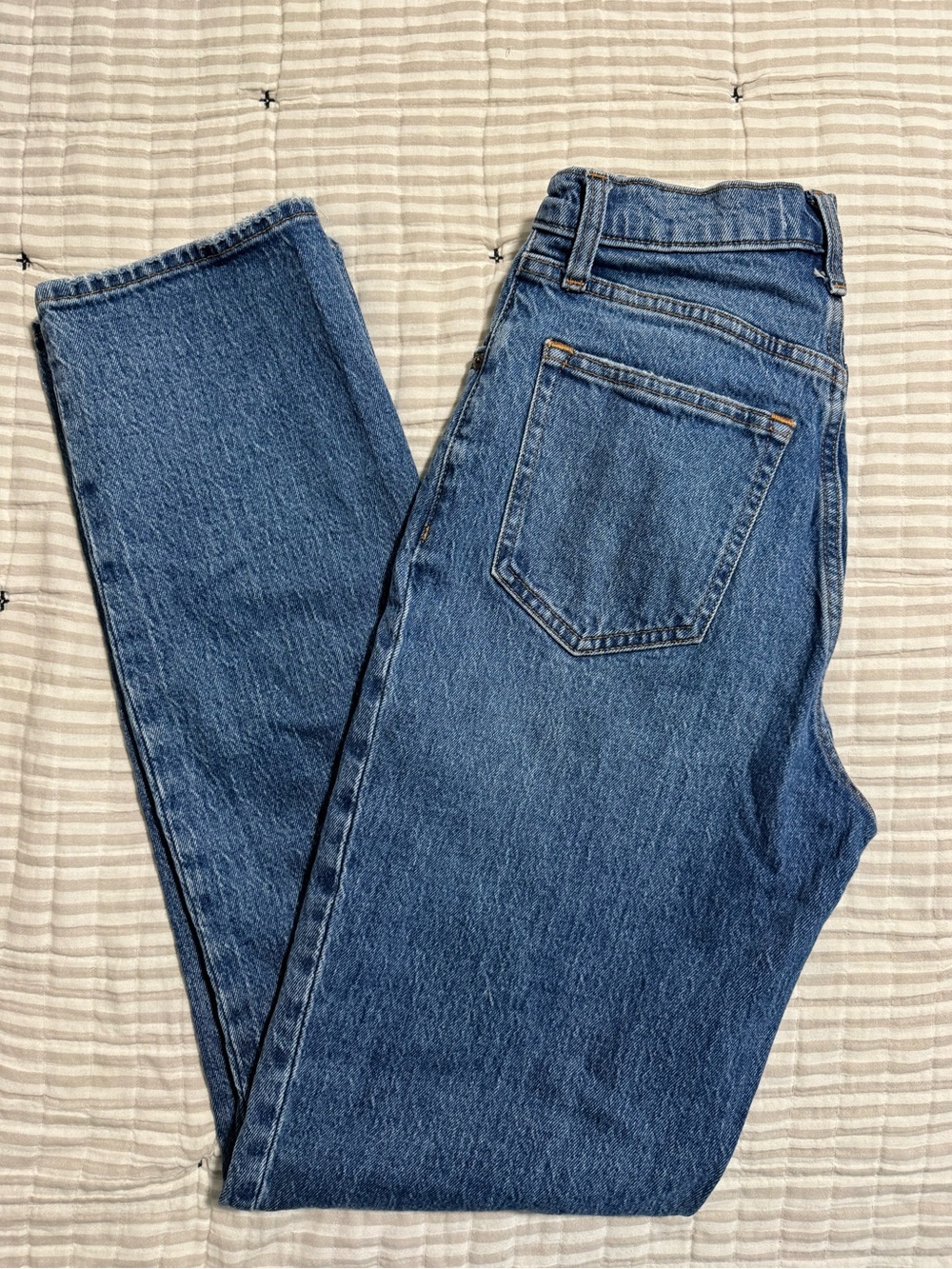 Abercrombie & Fitch Curve Love The 90s Ultra High Rise Straight Jeans - Size 26L